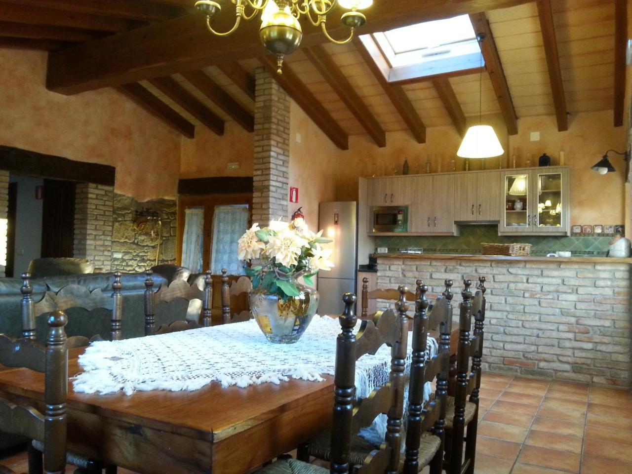 Country House El Permanyer Olost Exteriör bild
