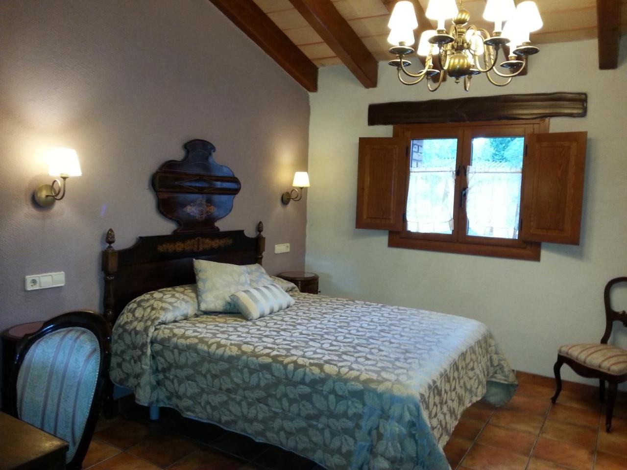 Country House El Permanyer Olost Exteriör bild